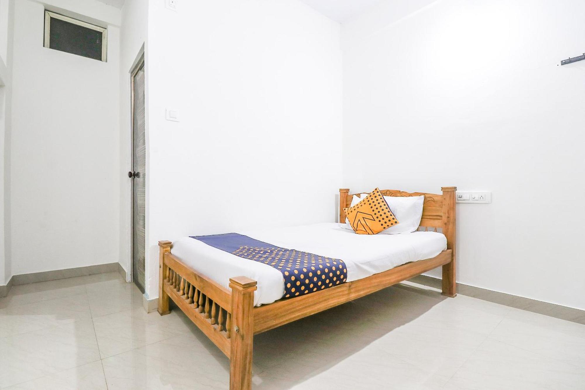 Spot On Rohini Inn Kadampuzha Kottakkal Exterior photo